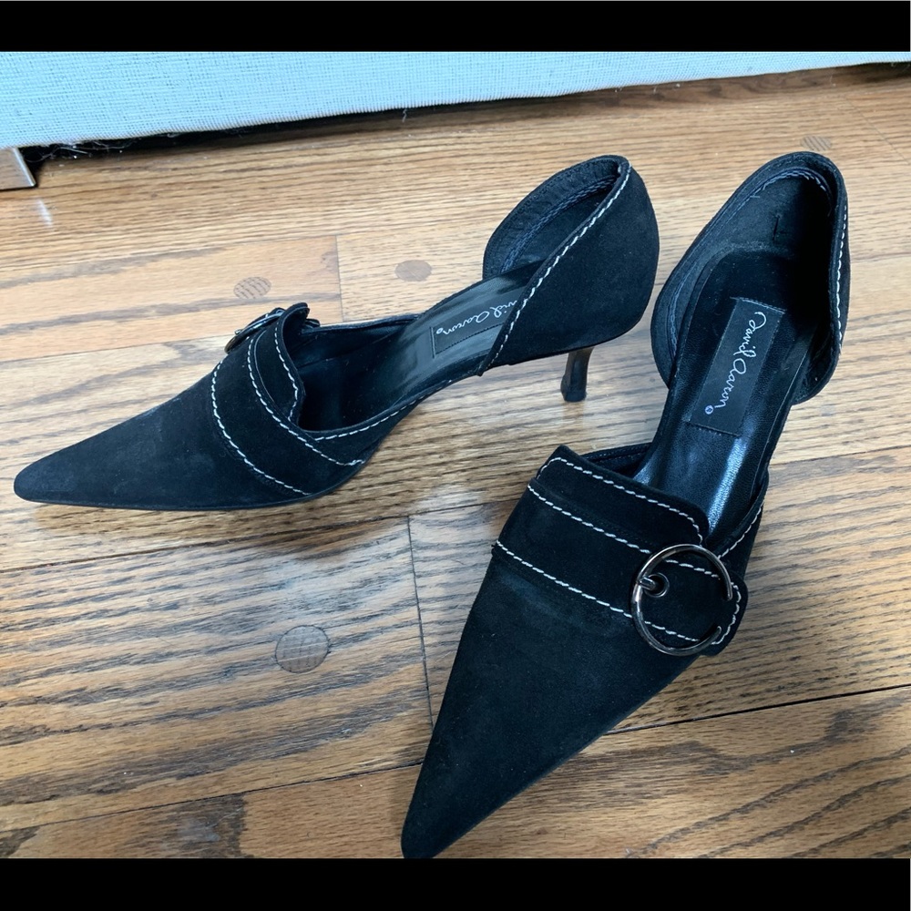 Kitten heel shoes